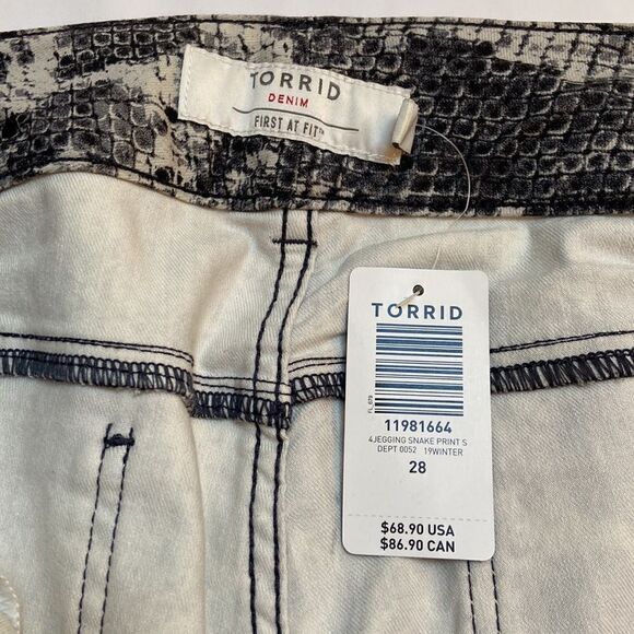 Torrid Snake Print Jegging Sz. 28 Short New - Picture 5 of 13